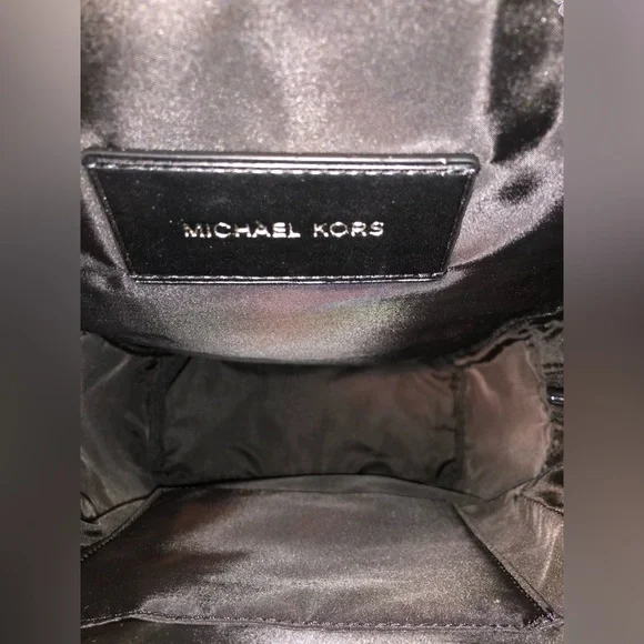 💥Moving to @the_bag_guy💥Michael Kors - Mason Varsity Stripe Sling Pack - Picture 15 of 16